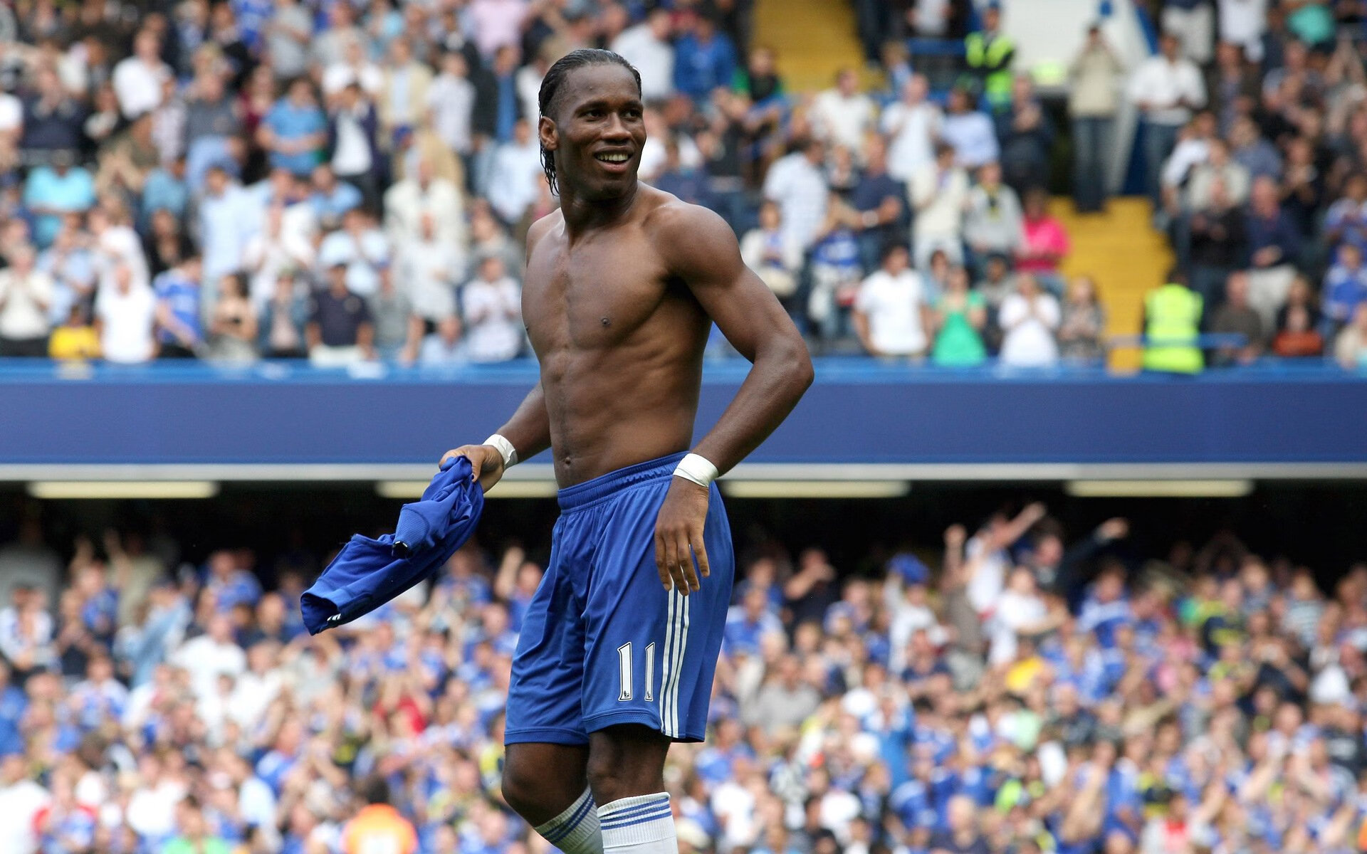 基米希压制级发挥,尼斯正面击溃里昂,一场战术与意志的双重胜利